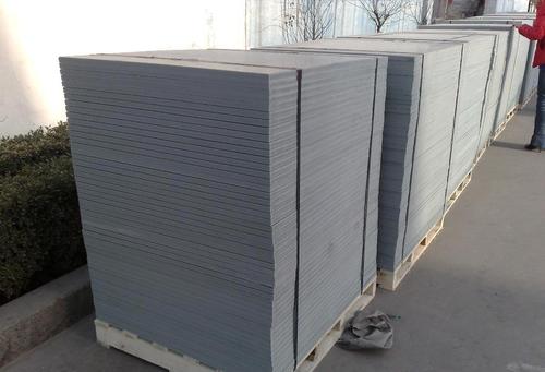 <a href=http://m.hncctv.com.cn/ target=_blank class=infotextkey>免燒磚托板</a>的種類